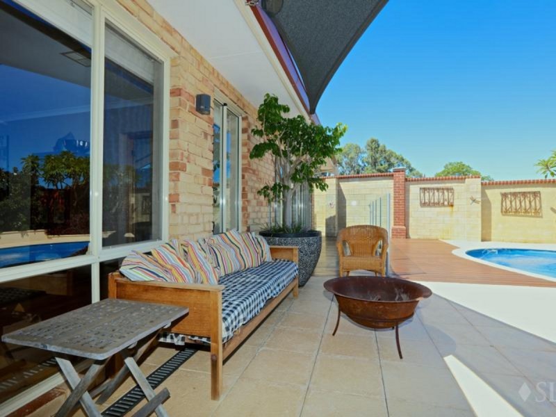 34 Warrener Gardens, Gwelup WA 6018