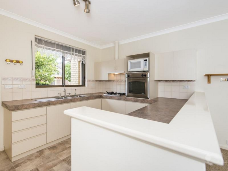 28/86 Mills Road West, Martin WA 6110