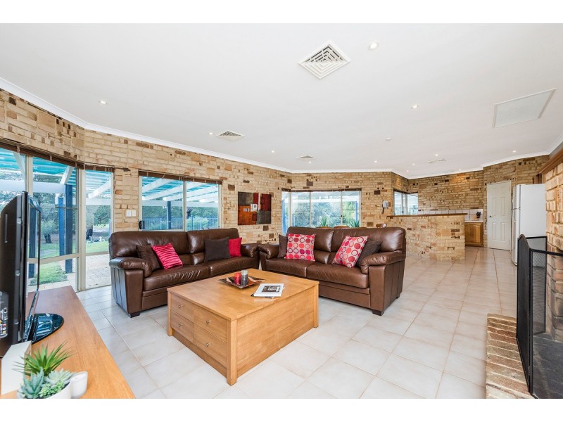 84 Cardinal Drive, The Vines WA 6069