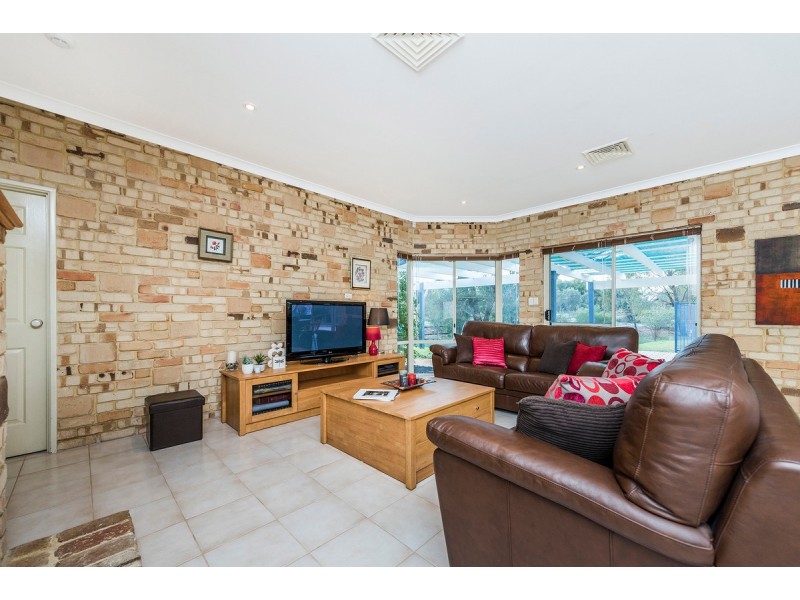 84 Cardinal Drive, The Vines WA 6069