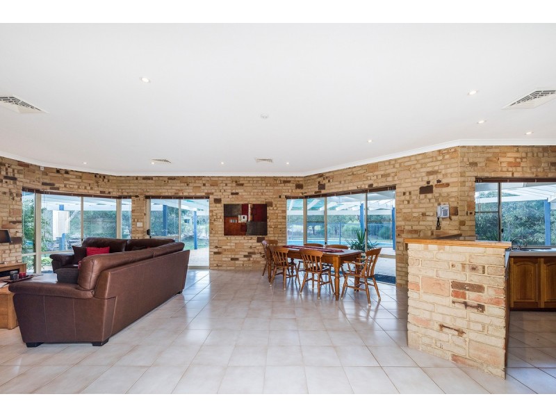 84 Cardinal Drive, The Vines WA 6069