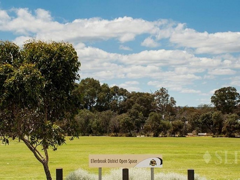 4 Lindrum Street, Ellenbrook WA 6069