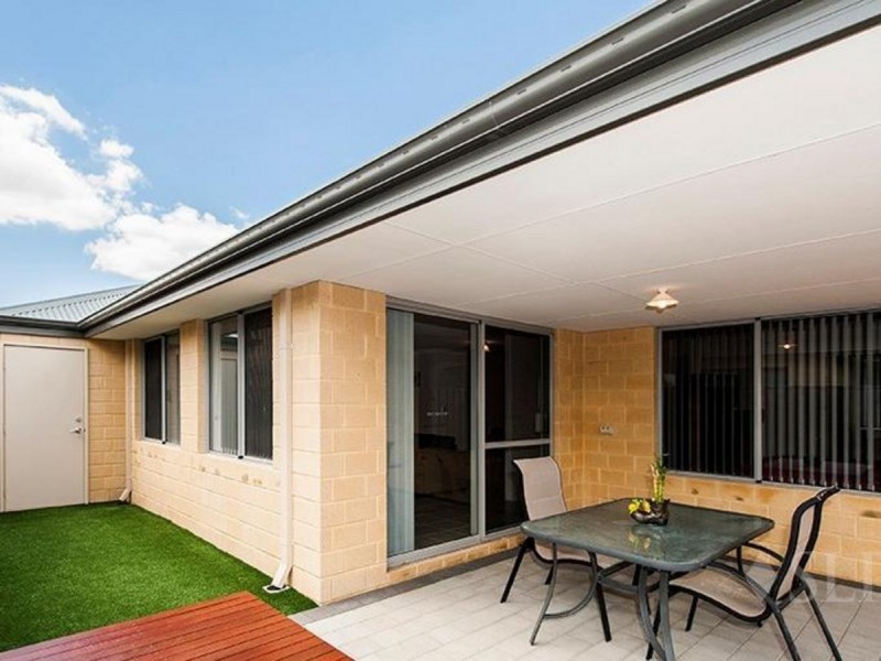 4 Lindrum Street, Ellenbrook WA 6069