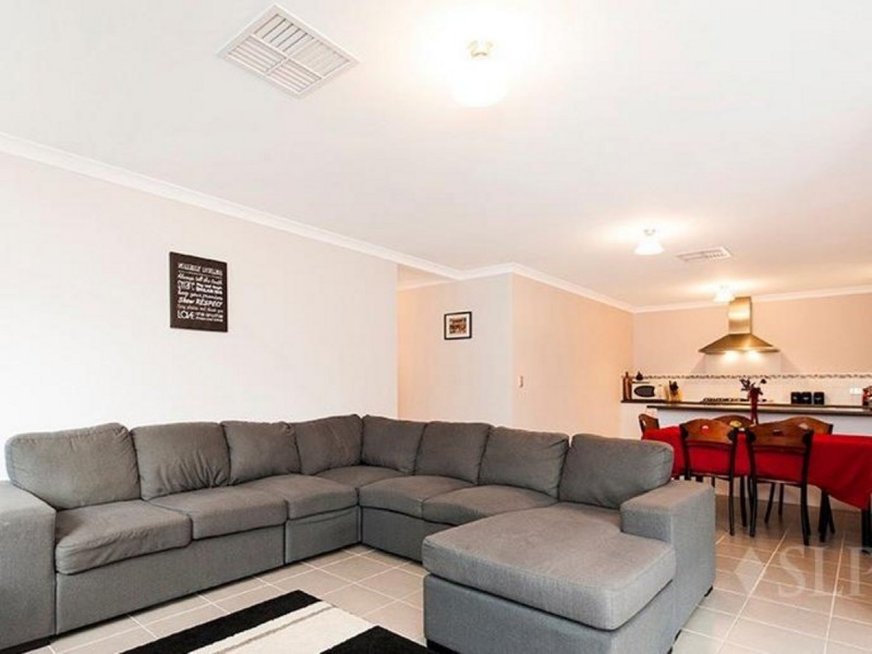 4 Lindrum Street, Ellenbrook WA 6069