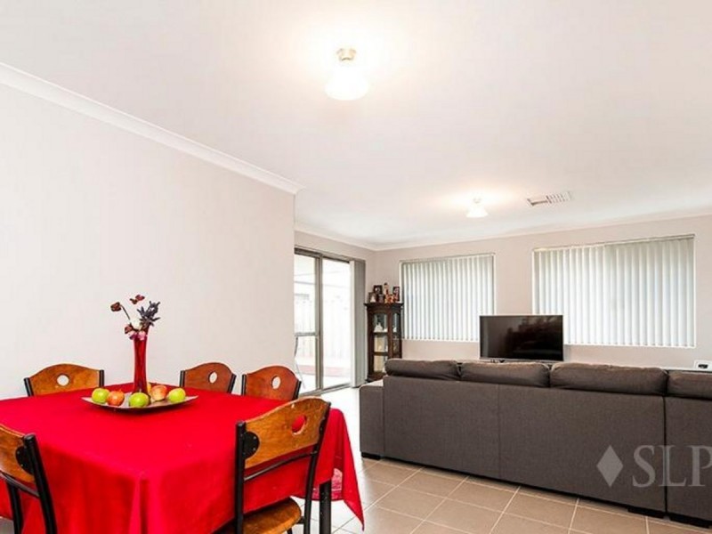 4 Lindrum Street, Ellenbrook WA 6069