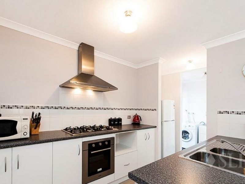 4 Lindrum Street, Ellenbrook WA 6069