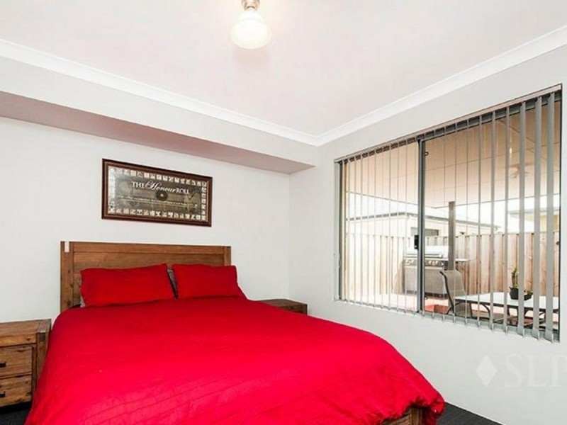 4 Lindrum Street, Ellenbrook WA 6069