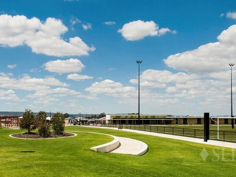 4 Lindrum Street, Ellenbrook WA 6069