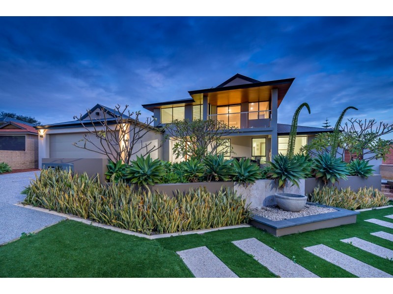 26 Tees Court, Mindarie WA 6030