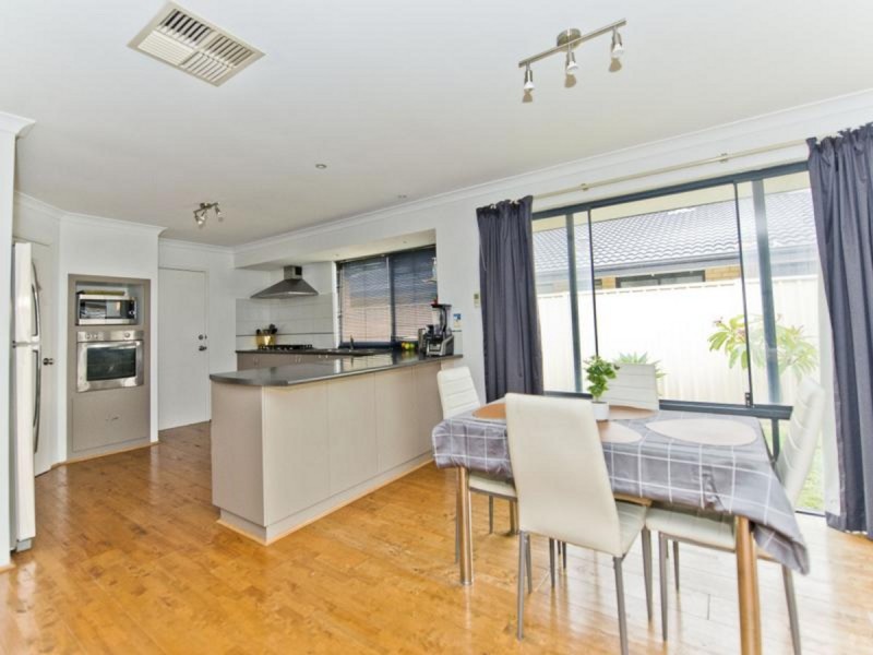 40 Albina Chase, Lakelands WA 6180