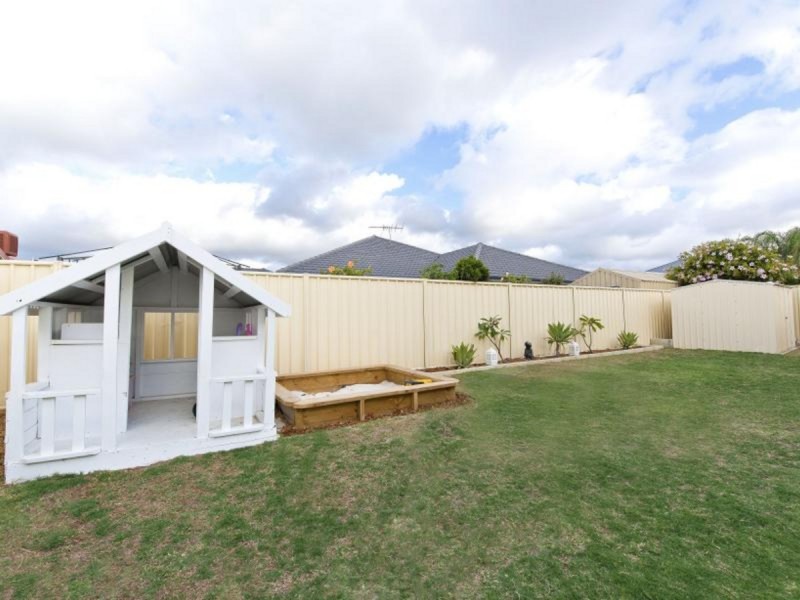 40 Albina Chase, Lakelands WA 6180