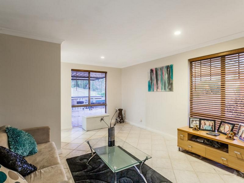 11 Werloo Court, Leda WA 6170