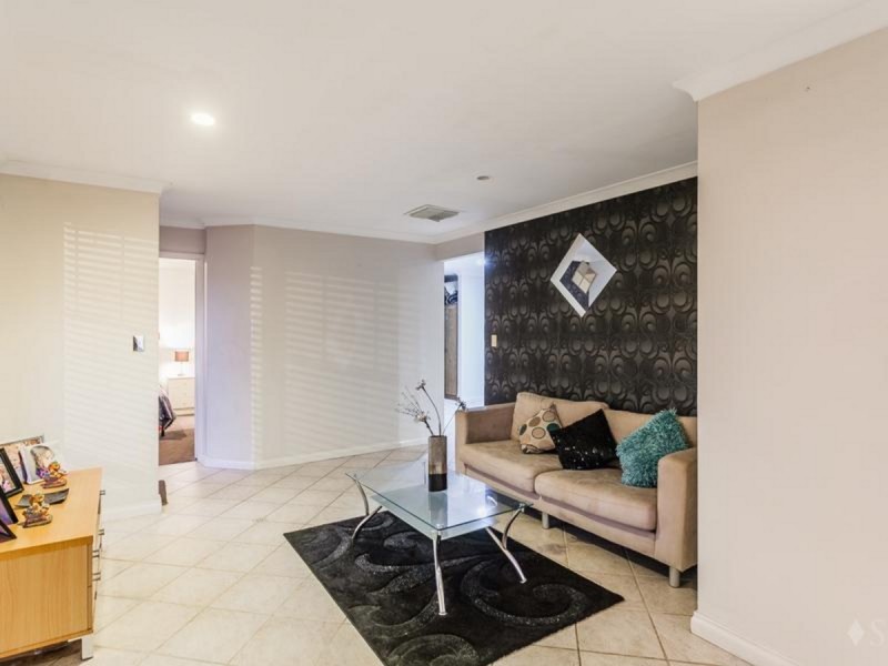 11 Werloo Court, Leda WA 6170
