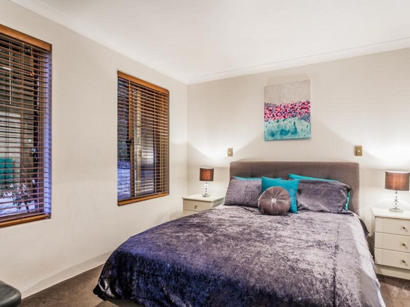 11 Werloo Court, Leda WA 6170