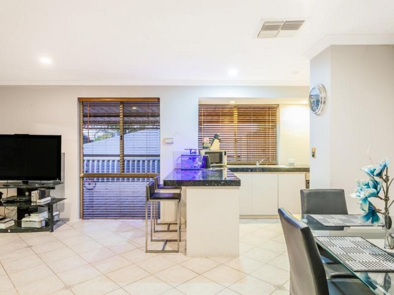 11 Werloo Court, Leda WA 6170