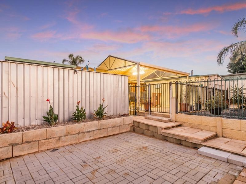 11 Werloo Court, Leda WA 6170