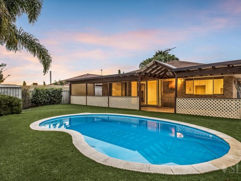 24 Mallina Circuit, Carramar WA 6031