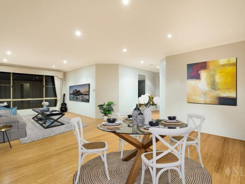 24 Mallina Circuit, Carramar WA 6031