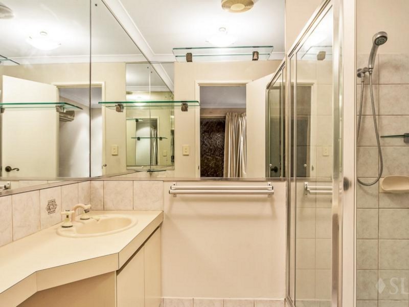 24 Mallina Circuit, Carramar WA 6031