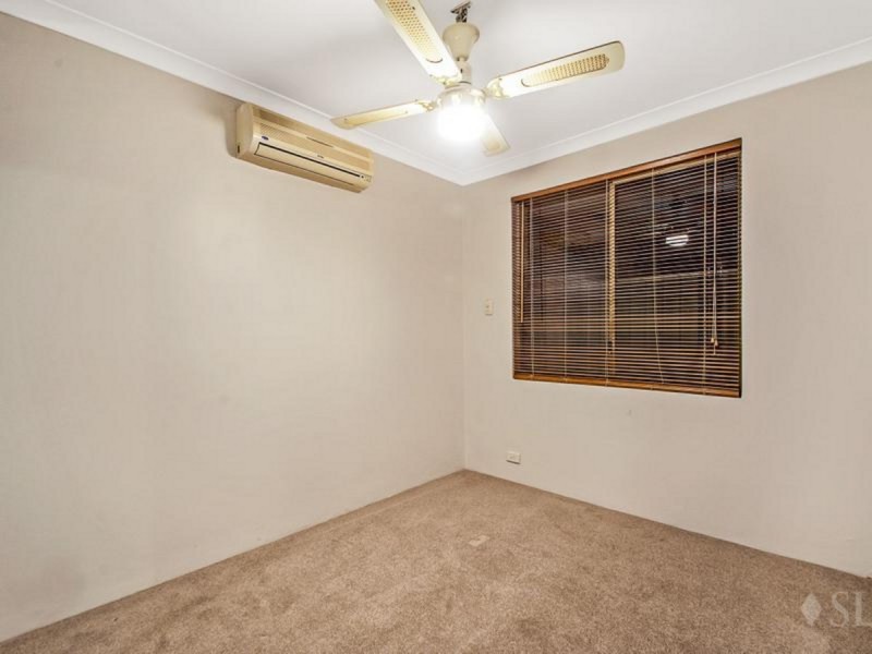 24 Mallina Circuit, Carramar WA 6031