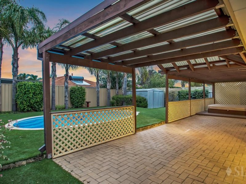 24 Mallina Circuit, Carramar WA 6031