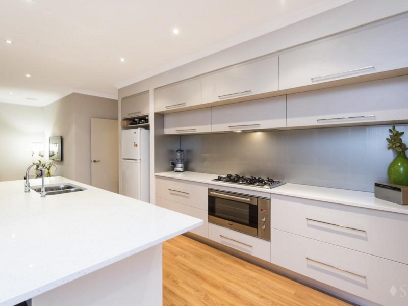 25 Crawshaw Crescent, Manning WA 6152