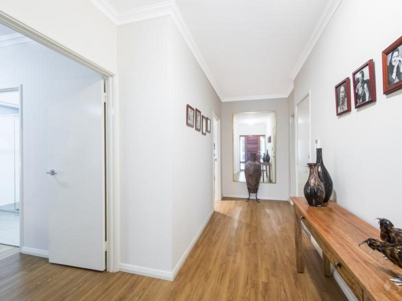 25 Crawshaw Crescent, Manning WA 6152