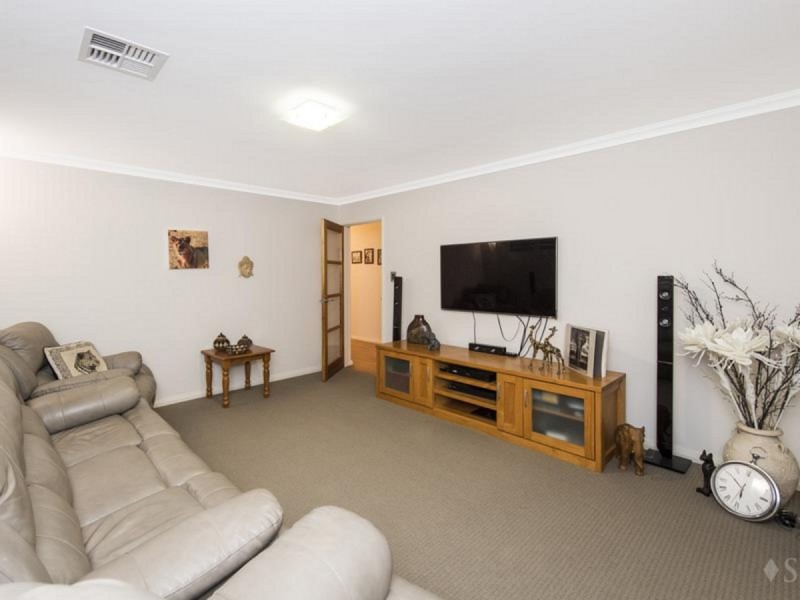 25 Crawshaw Crescent, Manning WA 6152