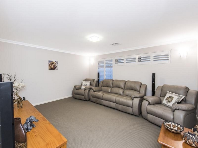 25 Crawshaw Crescent, Manning WA 6152