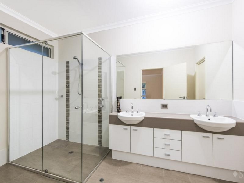 25 Crawshaw Crescent, Manning WA 6152