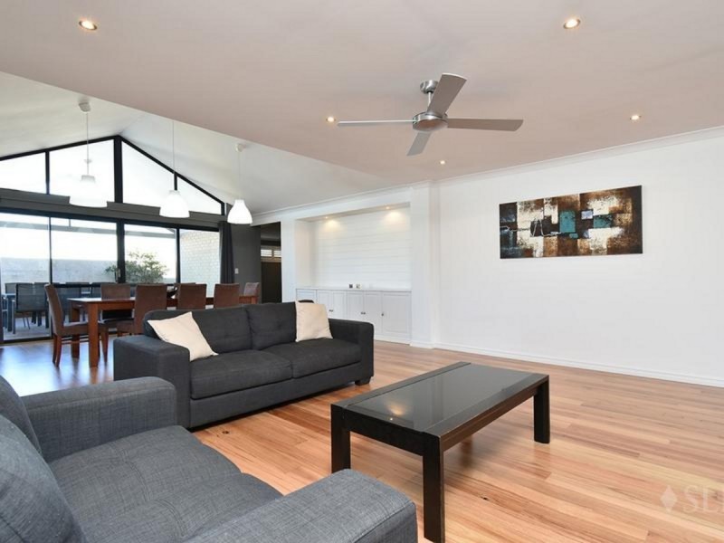 20 Toledo Drive, Hocking WA 6065