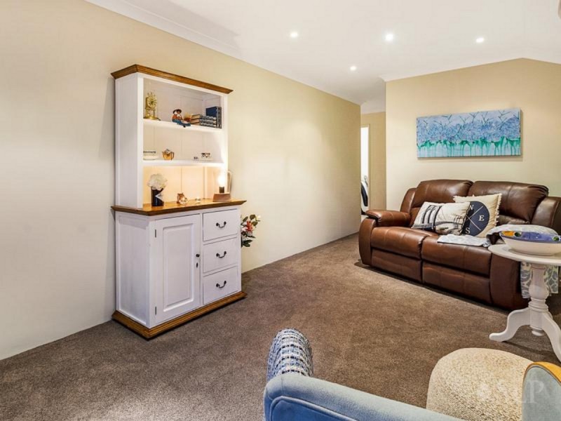 15 Bentham Turn, Banksia Grove WA 6031