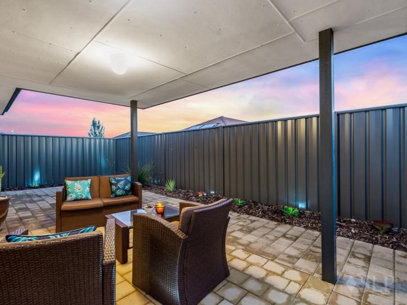 15 Bentham Turn, Banksia Grove WA 6031