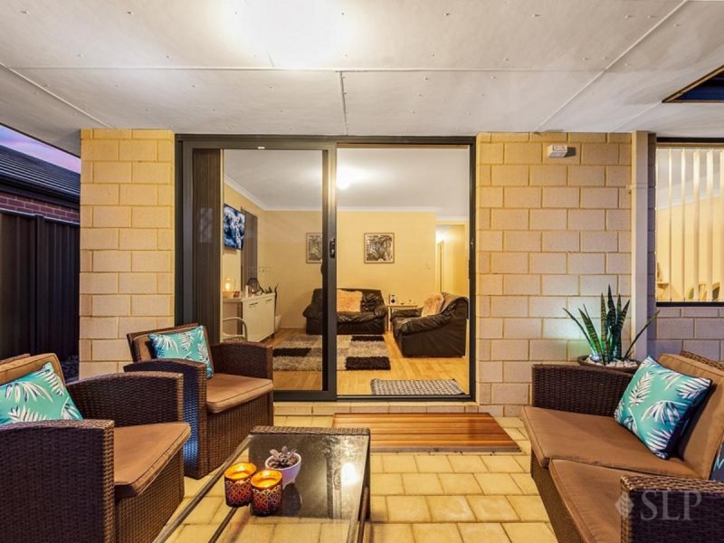 15 Bentham Turn, Banksia Grove WA 6031