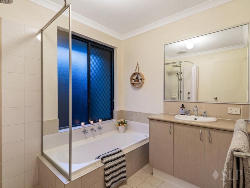 15 Bentham Turn, Banksia Grove WA 6031