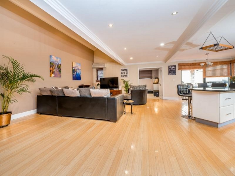 4 Balliol Elbow, Kinross WA 6028