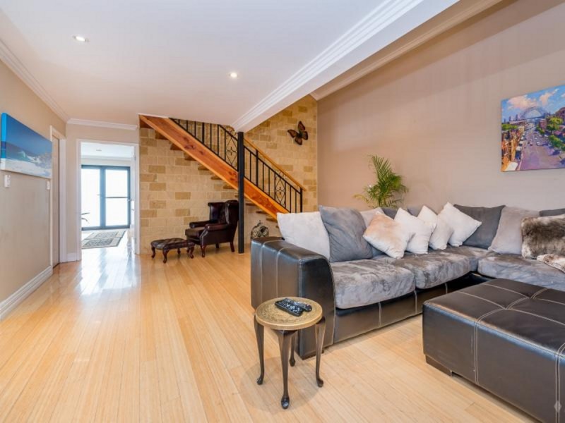 4 Balliol Elbow, Kinross WA 6028