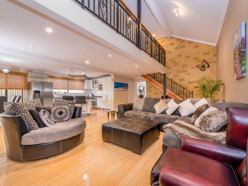 4 Balliol Elbow, Kinross WA 6028