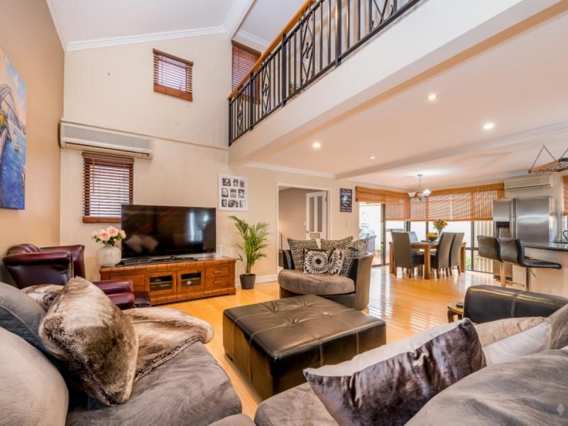 4 Balliol Elbow, Kinross WA 6028