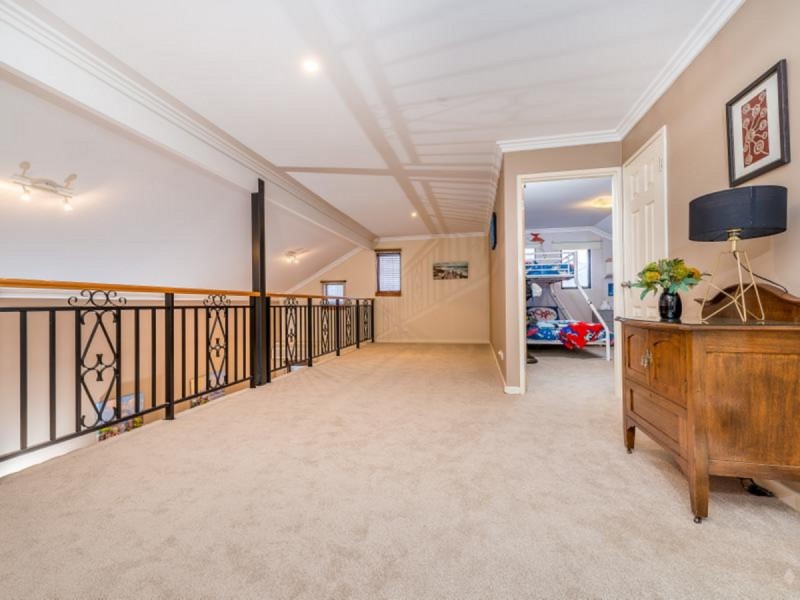 4 Balliol Elbow, Kinross WA 6028