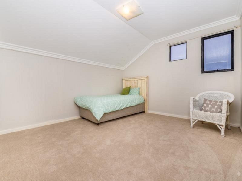 4 Balliol Elbow, Kinross WA 6028