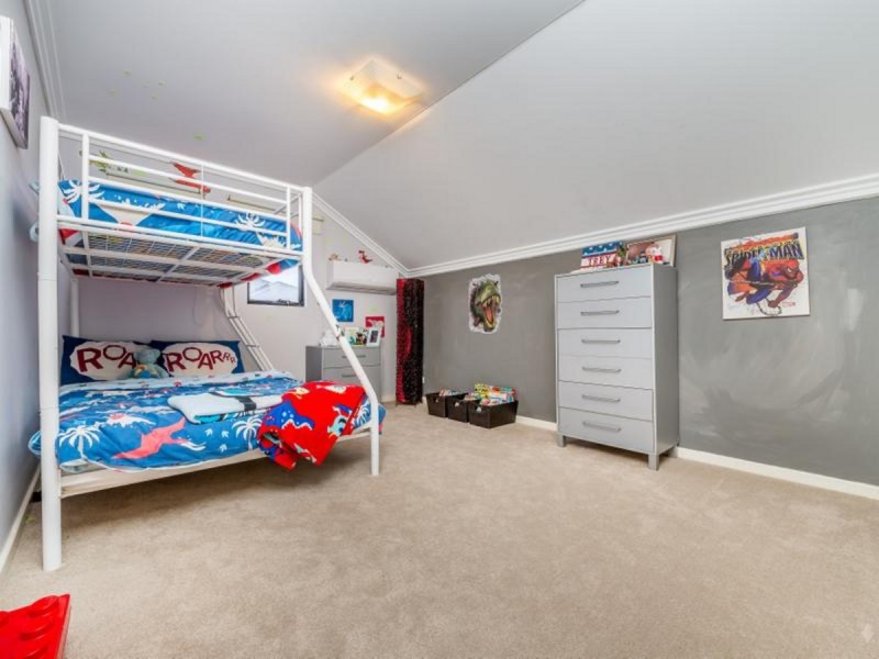 4 Balliol Elbow, Kinross WA 6028