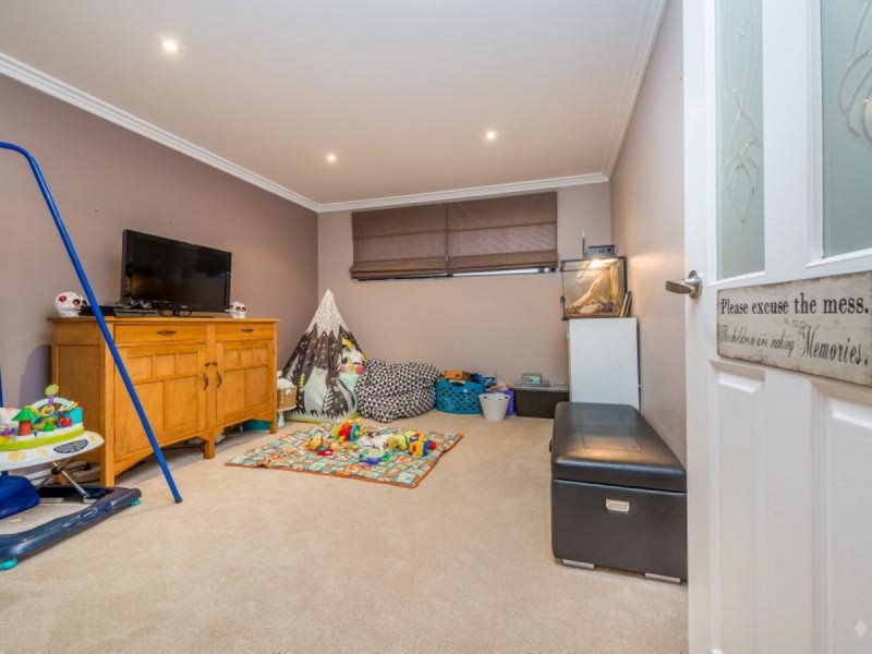 4 Balliol Elbow, Kinross WA 6028