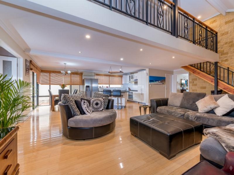 4 Balliol Elbow, Kinross WA 6028