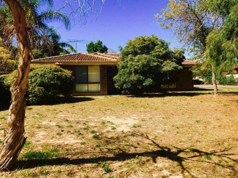 1/2 Sandalwood Parade, Halls Head WA 6210