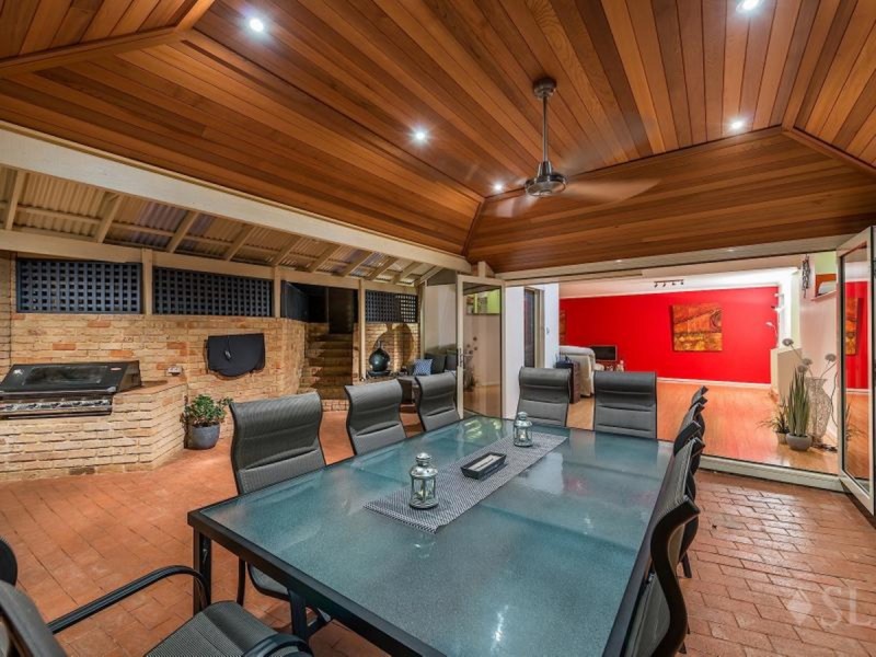 11 Queenscliff Court, Kallaroo WA 6025