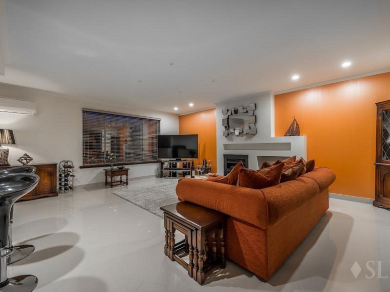 11 Queenscliff Court, Kallaroo WA 6025