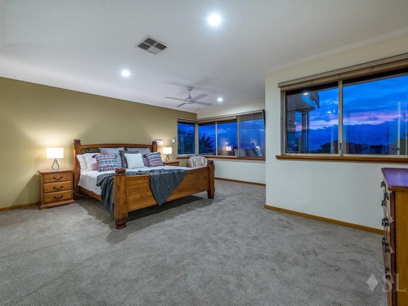 11 Queenscliff Court, Kallaroo WA 6025