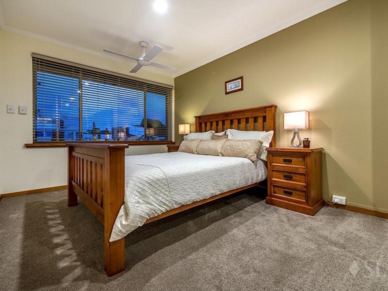 11 Queenscliff Court, Kallaroo WA 6025