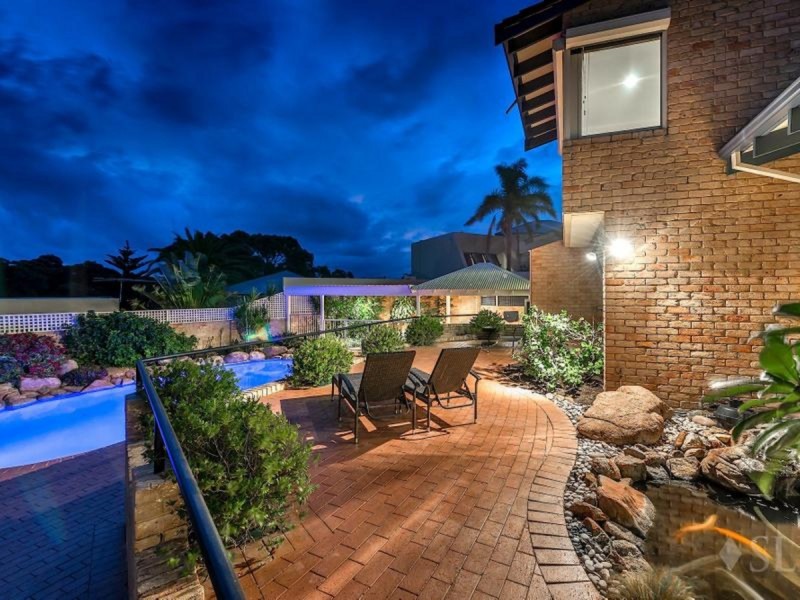 11 Queenscliff Court, Kallaroo WA 6025